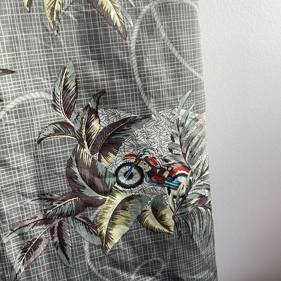 Large Hawaiian Style Button Down Shirt with Motorcycles Size Large - Picture 3 of 6